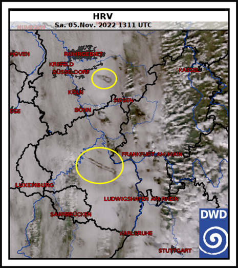 VIIRS Bild von 1311 UTC. Gelbe Pfeile heben die visuell auffälligsten hole-punch clouds hervor. (Quelle DWD)