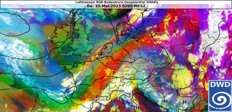 Das Satellitenbild zeigt das Luftmassen RGB Satellitenbild vom 25.05.2023 um 00 UTC (Quelle Deutscher Wetterdienst)